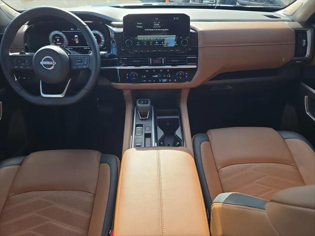 2025 Nissan Pathfinder Platinum FWD