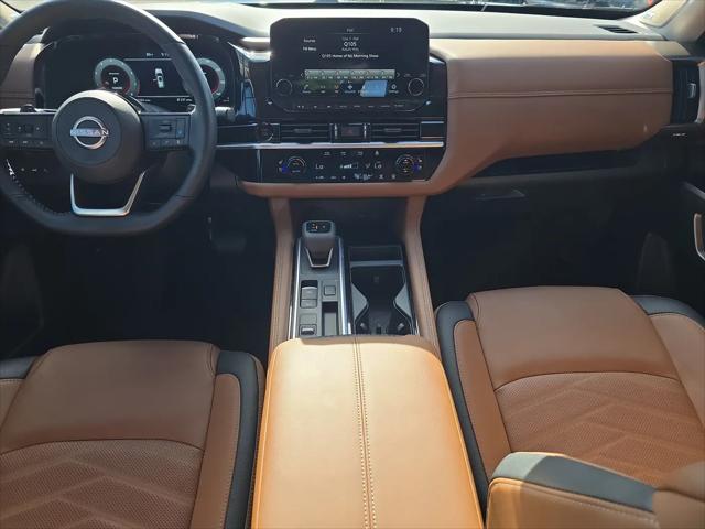 2025 Nissan Pathfinder Platinum FWD