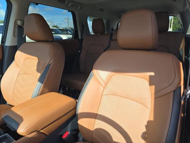 2025 Nissan Pathfinder Platinum FWD