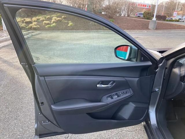2024 Nissan Sentra SV Xtronic CVT