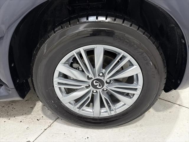 2024 INFINITI QX80 LUXE AWD