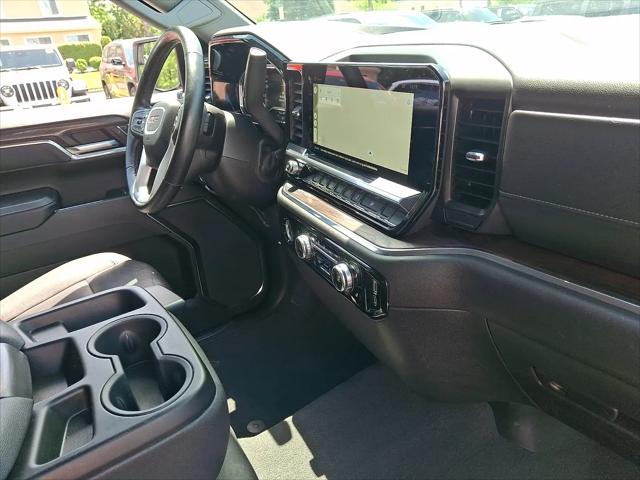 2024 GMC Sierra 1500 4WD Crew Cab Short Box SLT