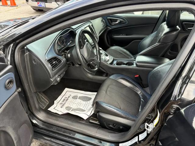 2016 Chrysler 200 S