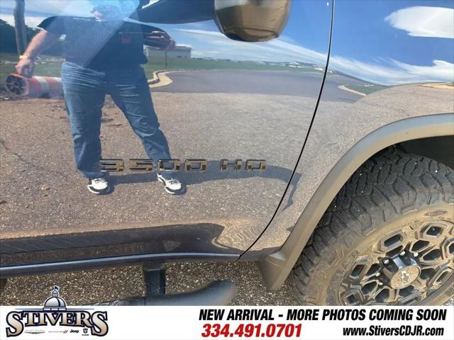 2022 Chevrolet Silverado 3500HD 4WD Crew Cab Standard Bed LT