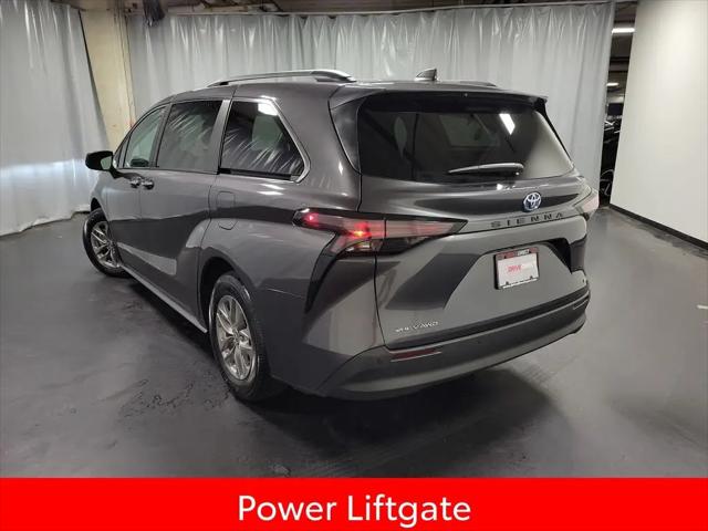 2025 Toyota Sienna XLE