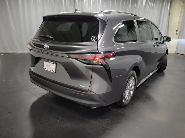 2025 Toyota Sienna XLE