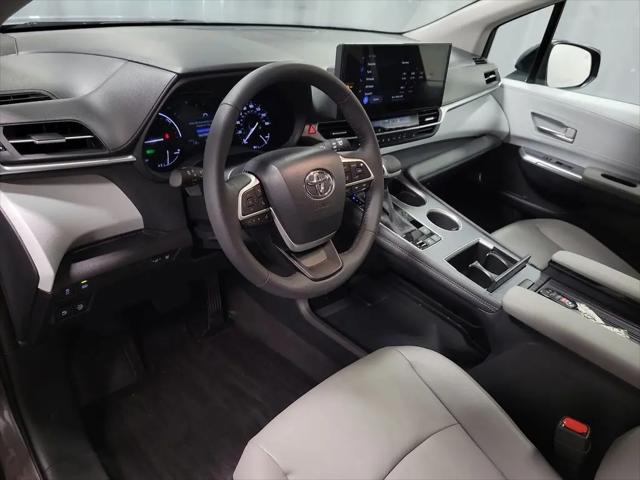 2025 Toyota Sienna XLE