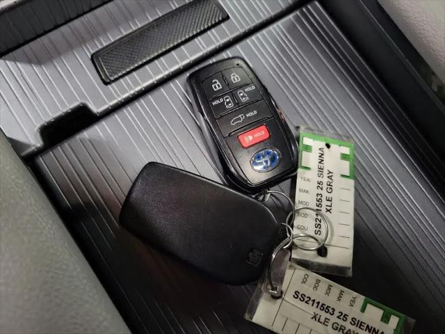 2025 Toyota Sienna XLE