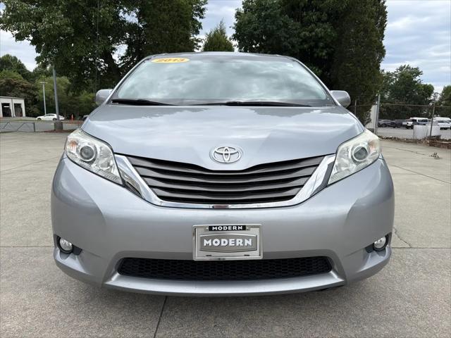 2013 Toyota Sienna XLE V6 8 Passenger