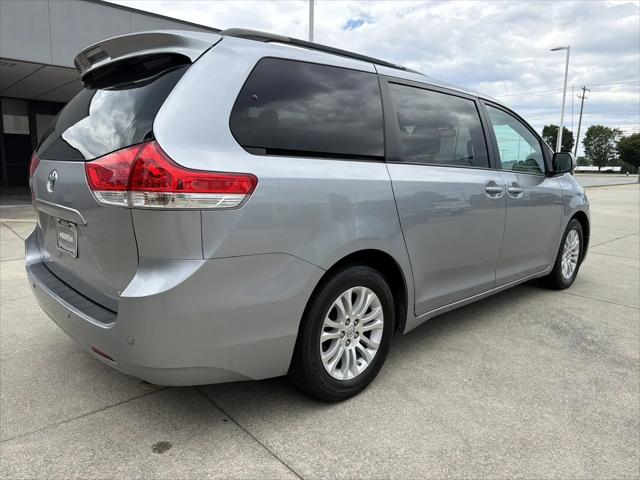 2013 Toyota Sienna XLE V6 8 Passenger