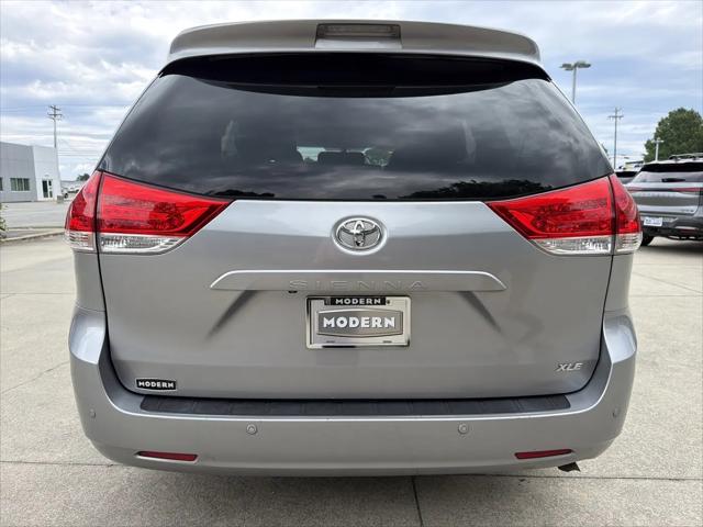2013 Toyota Sienna XLE V6 8 Passenger