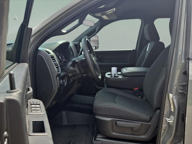 2026 Ram 2500 Black Express Crew Cab 4x4 64 Box