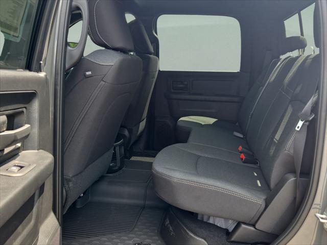 2026 Ram 2500 Black Express Crew Cab 4x4 64 Box