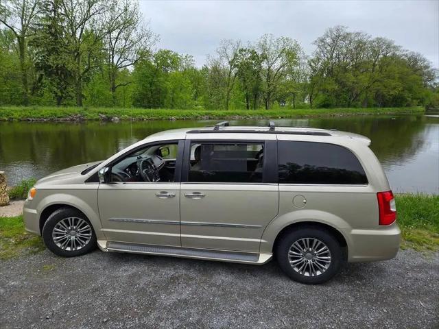 2014 Chrysler Town & Country Touring-L for sale in Spencerport, NY
