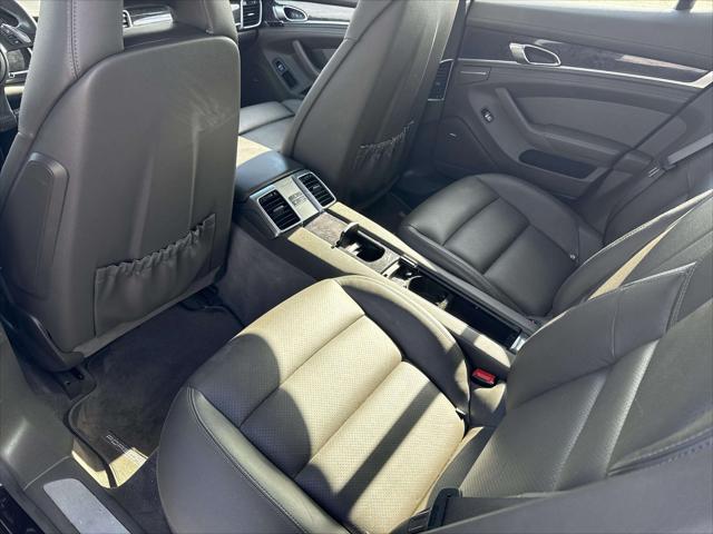 2015 Porsche Panamera 4