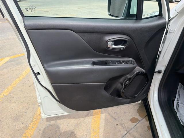 2017 Jeep Renegade Altitude FWD