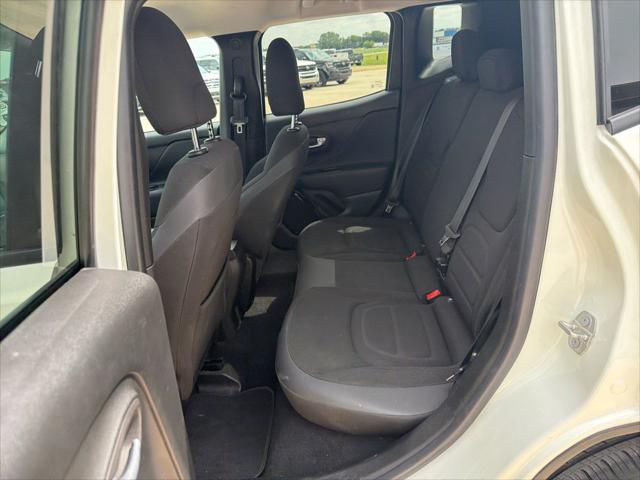 2017 Jeep Renegade Altitude FWD