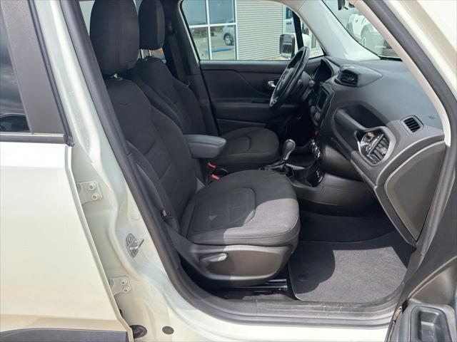 2017 Jeep Renegade Altitude FWD