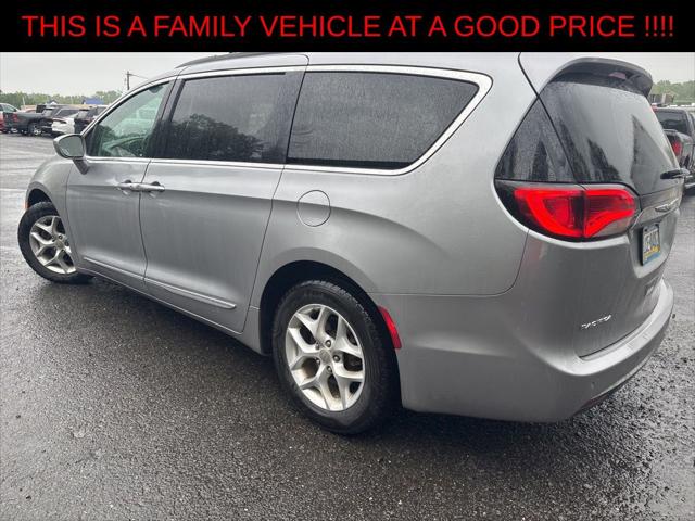 2017 Chrysler Pacifica Touring-L