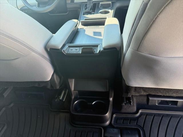 2025 Toyota Sienna LE