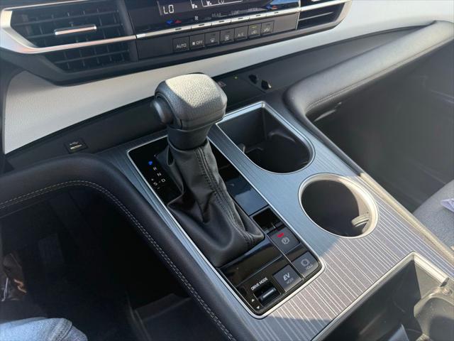 2025 Toyota Sienna LE