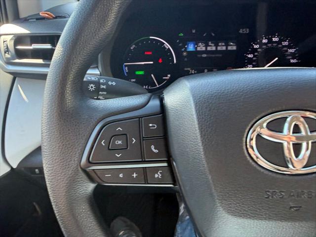 2025 Toyota Sienna LE