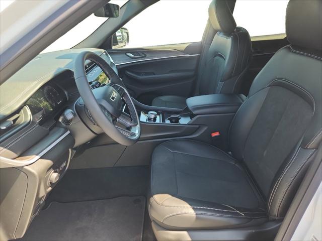 2026 Jeep Grand Cherokee L Altitude 4x2