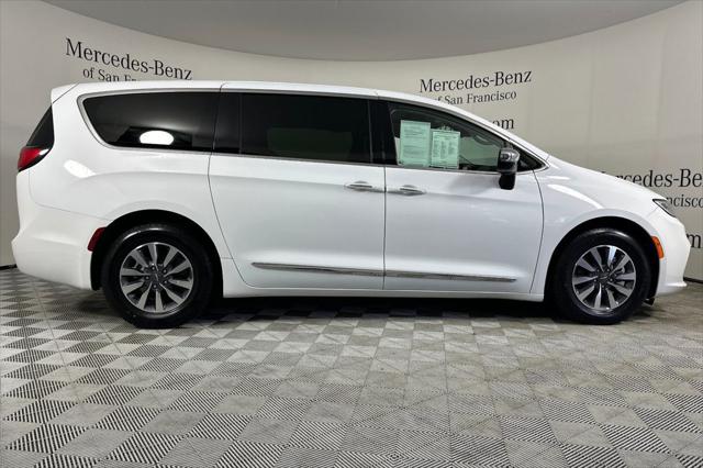 2023 Chrysler Pacifica Hybrid Limited