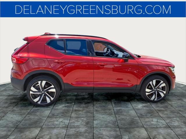 2023 Volvo XC40 B5 Plus Dark Theme