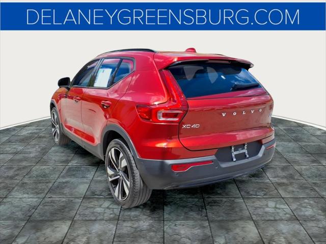 2023 Volvo XC40 B5 Plus Dark Theme