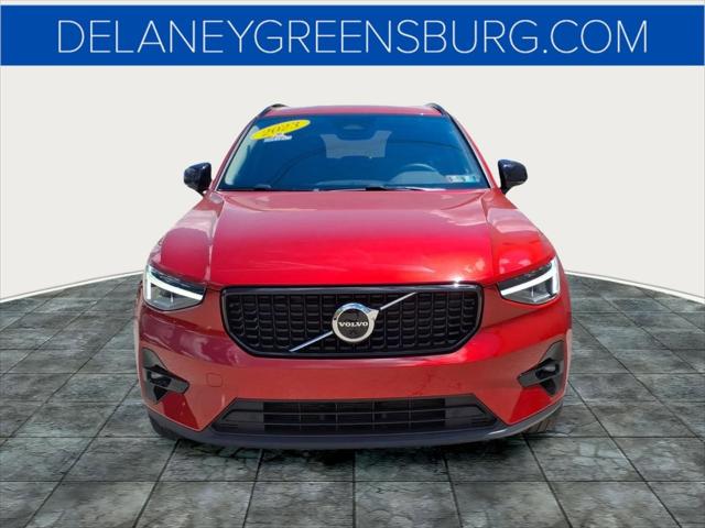 2023 Volvo XC40 B5 Plus Dark Theme