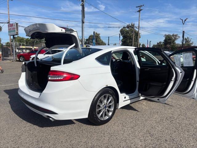 2017 Ford Fusion Hybrid SE