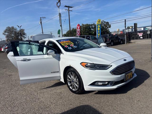 2017 Ford Fusion Hybrid SE