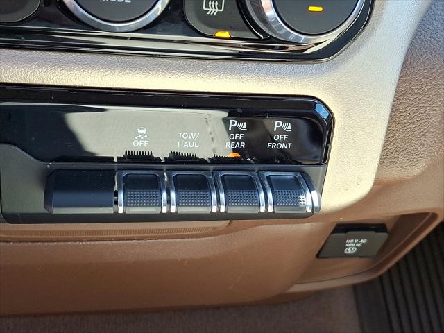 2019 Ram 1500 Laramie Crew Cab 4x4 5'7" Box
