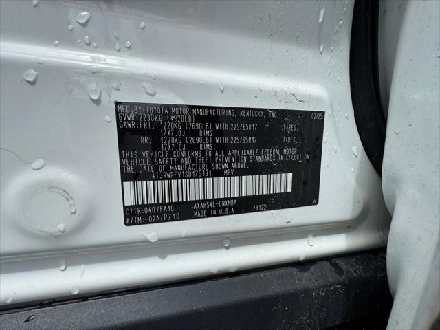 2025 Toyota RAV4 Hybrid XLE