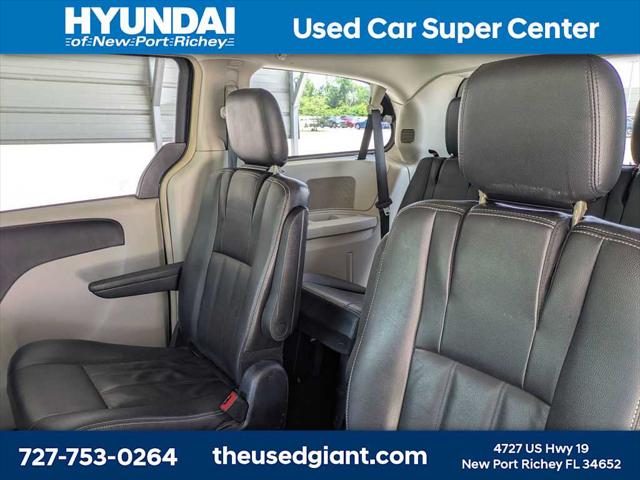 2014 Chrysler Town & Country Touring