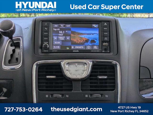 2014 Chrysler Town & Country Touring