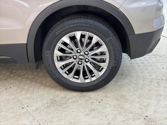 2025 Cadillac XT4 FWD Premium Luxury