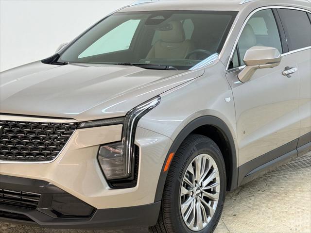 2025 Cadillac XT4 FWD Premium Luxury