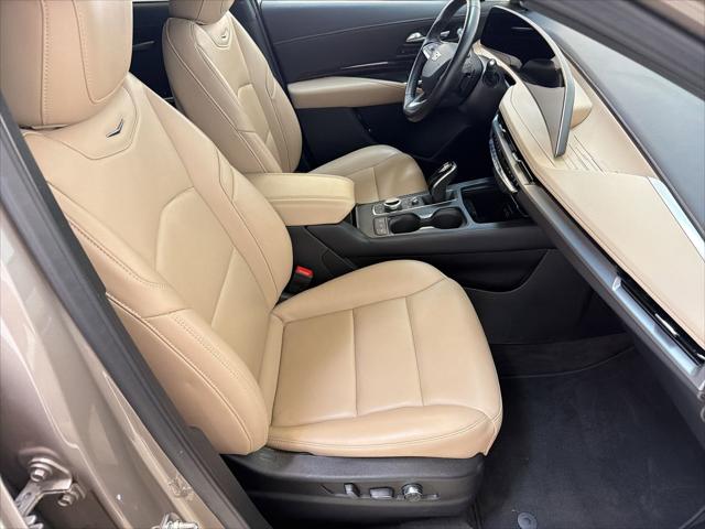 2025 Cadillac XT4 FWD Premium Luxury