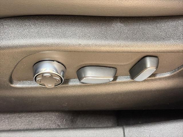2025 Cadillac XT4 FWD Premium Luxury