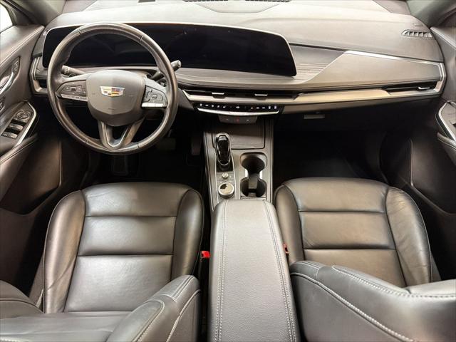 2025 Cadillac XT4 FWD Premium Luxury
