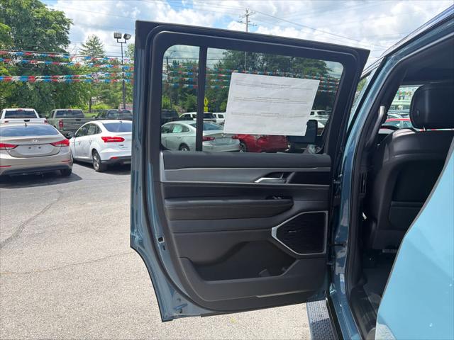 2026 Jeep Grand Wagoneer Upland 4x4