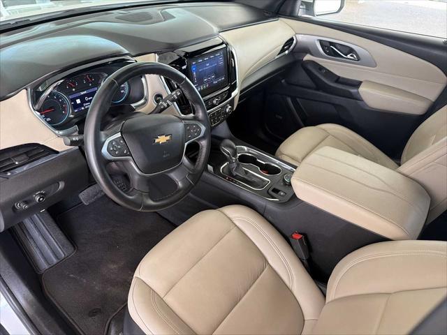 2023 Chevrolet Traverse AWD LT Leather