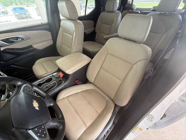 2023 Chevrolet Traverse AWD LT Leather