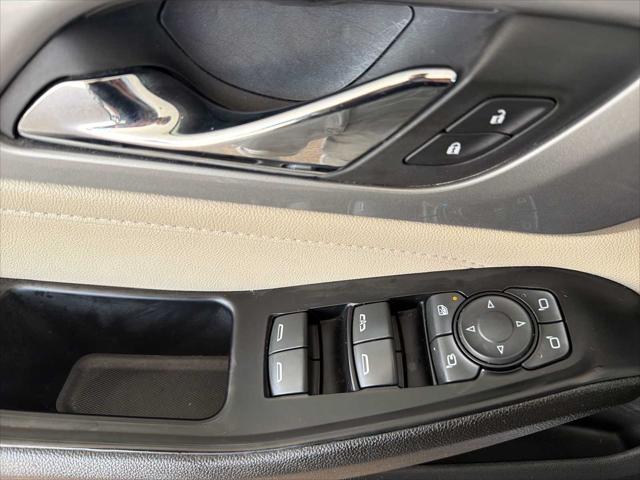 2023 Chevrolet Traverse AWD LT Leather
