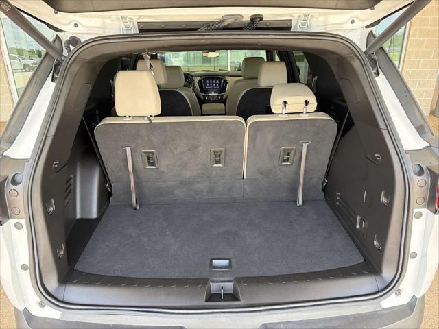 2023 Chevrolet Traverse AWD LT Leather