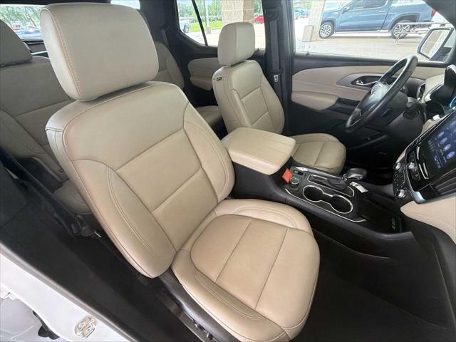 2023 Chevrolet Traverse AWD LT Leather