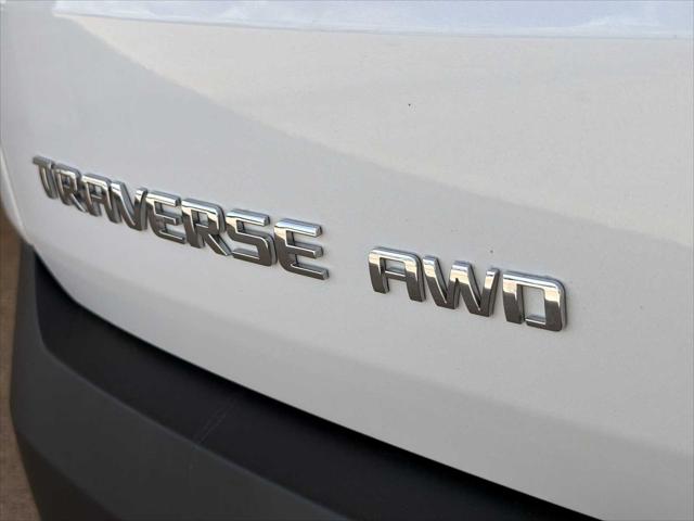 2023 Chevrolet Traverse AWD LT Leather