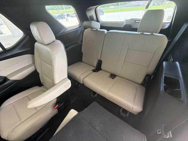 2023 Chevrolet Traverse AWD LT Leather